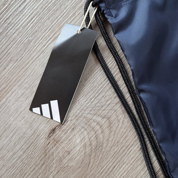 Adidas drawstring bag NEW - Picture 7 of 8